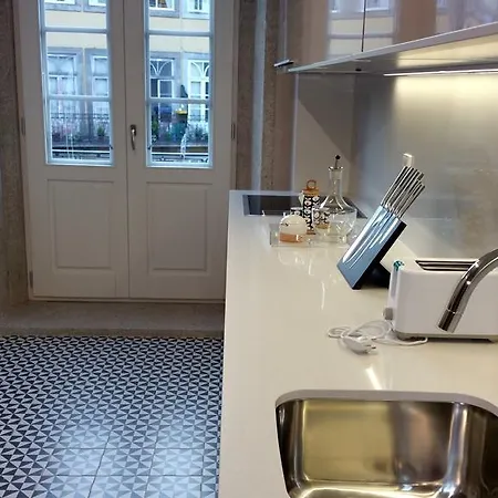 ウィズ ヒストリー アパート ポルト